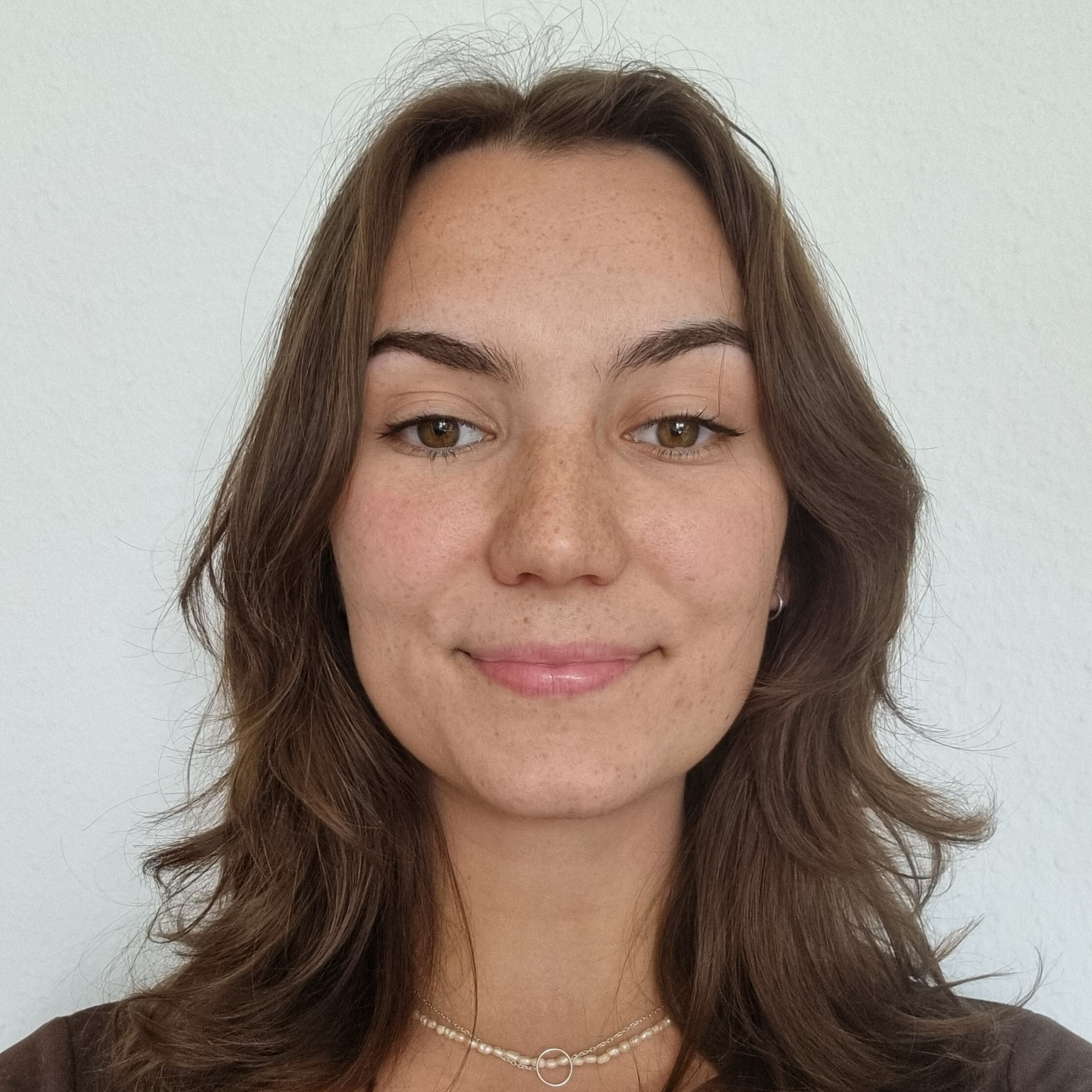 Portrait von Lena Büge.